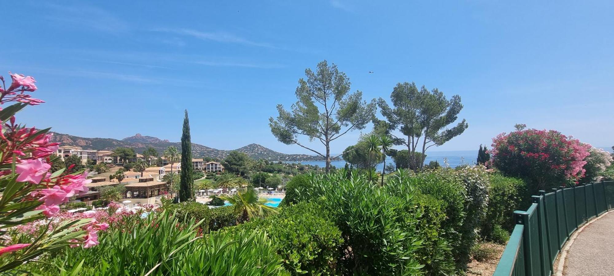 Agay Cap Esterel Le Hameau F2 Clim Plein Sud Dernier Etage Magnifique Vue * Saint-Raphael (Var)